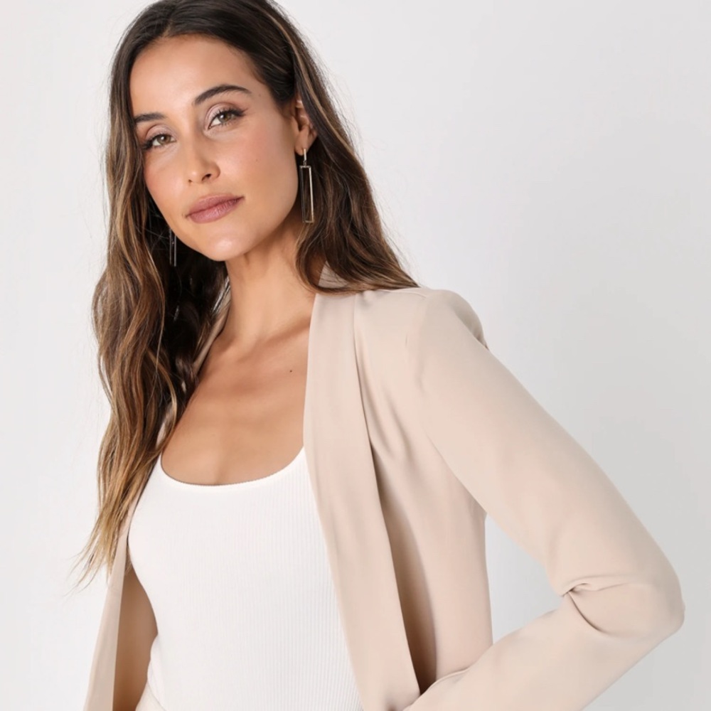 Lulu’s cream blazer
